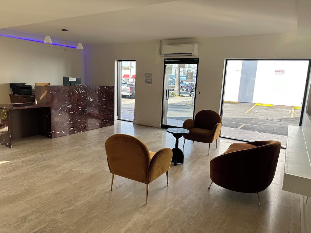 Hotel al anochecer — 13