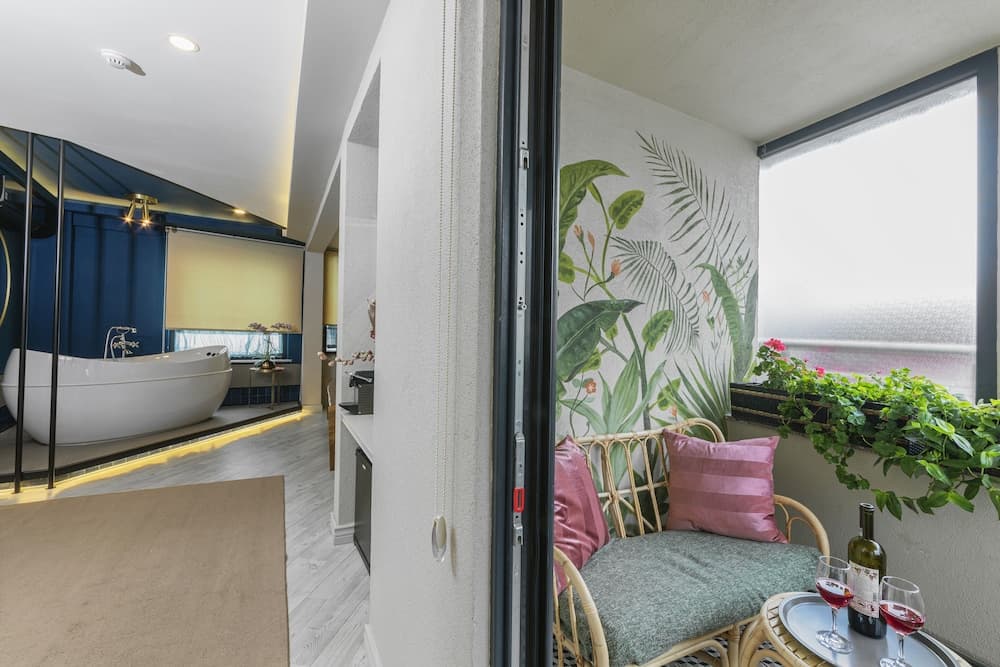 Ayramin Deluxe Hotel — 7