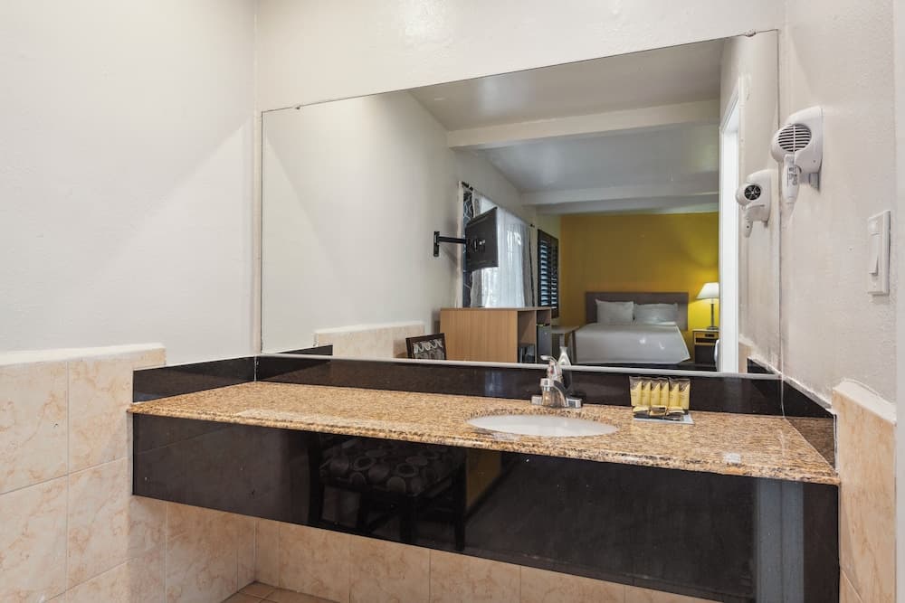 Hotel H-Wood — 6