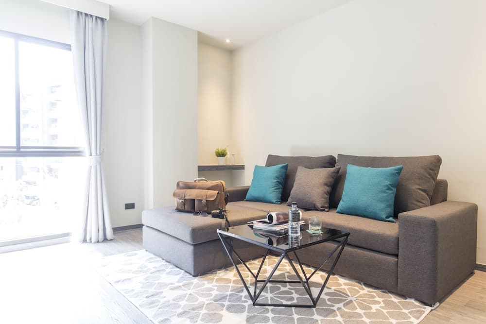 Cross Vibe Sukhumvit Hotel — 12