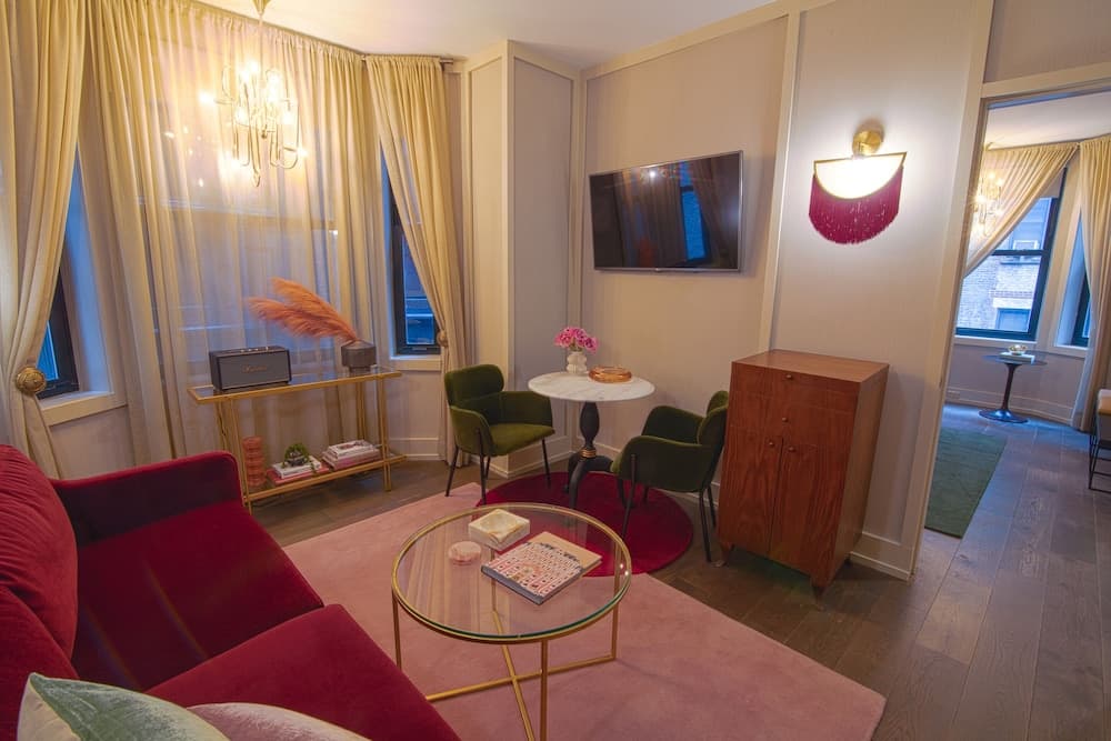 The Evelyn Hotel — 16