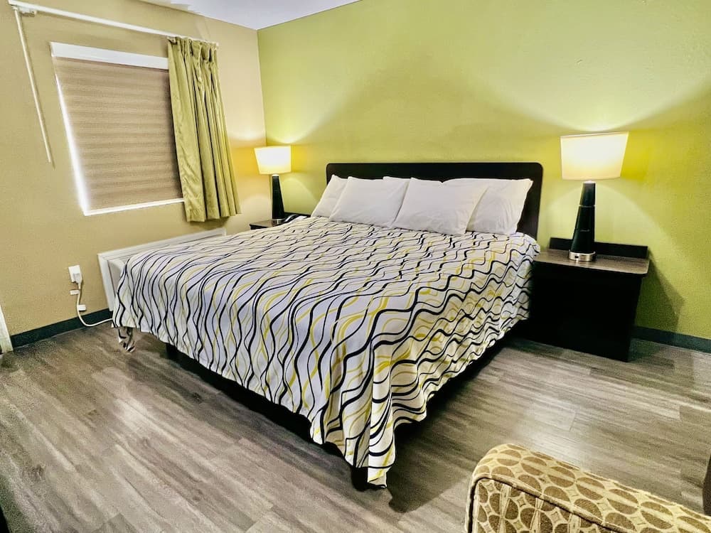 Deluxe Inn Miami, OK — 18