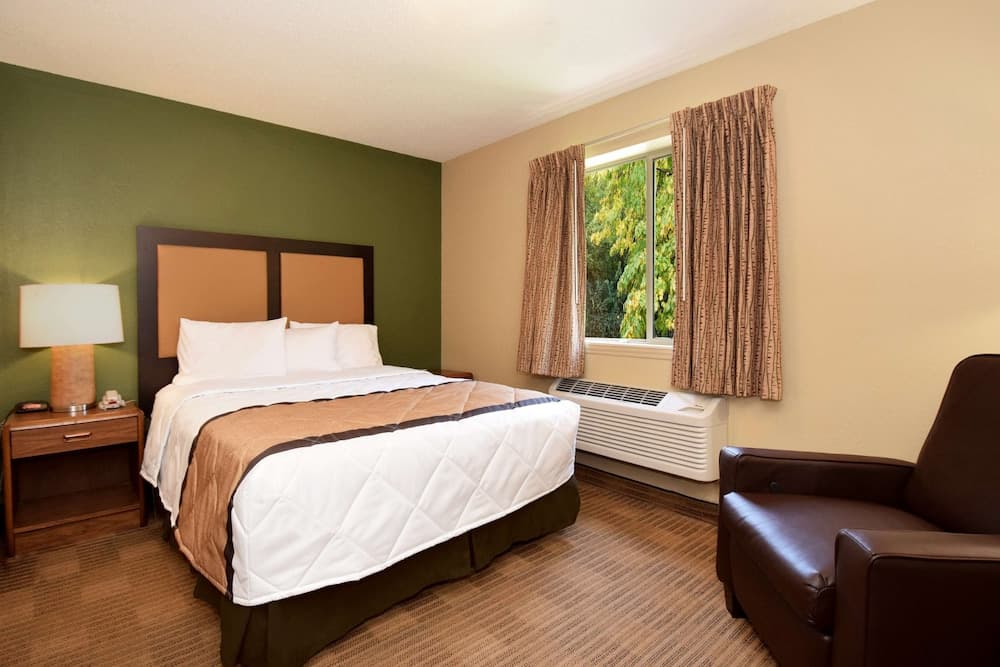 Extended Stay America Suites Ft Lauderdale Cyp Crk NW 6th Wy — 4