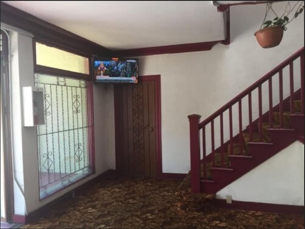Hollywood Roxy Hotel — 10