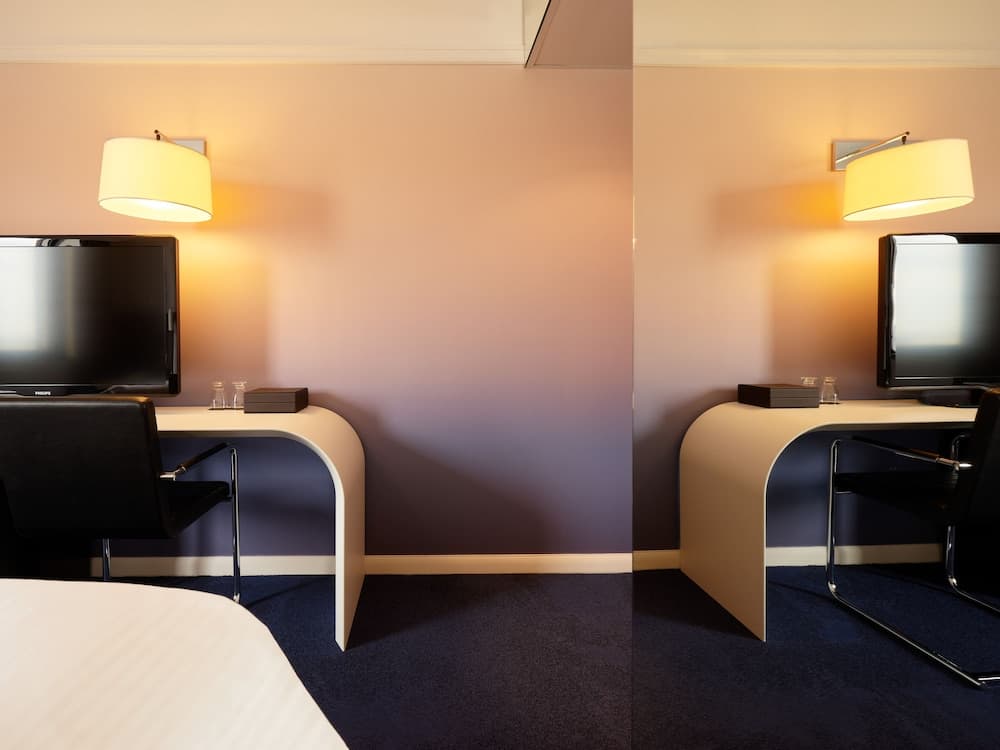 Pullman Paris Montparnasse Hotel — 12