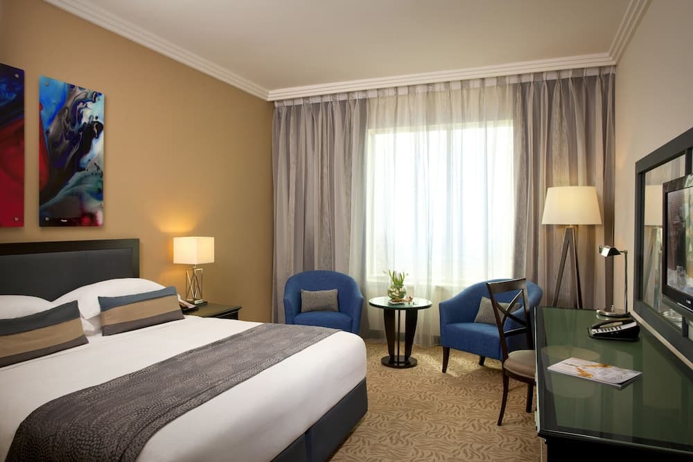 Towers Rotana — 6