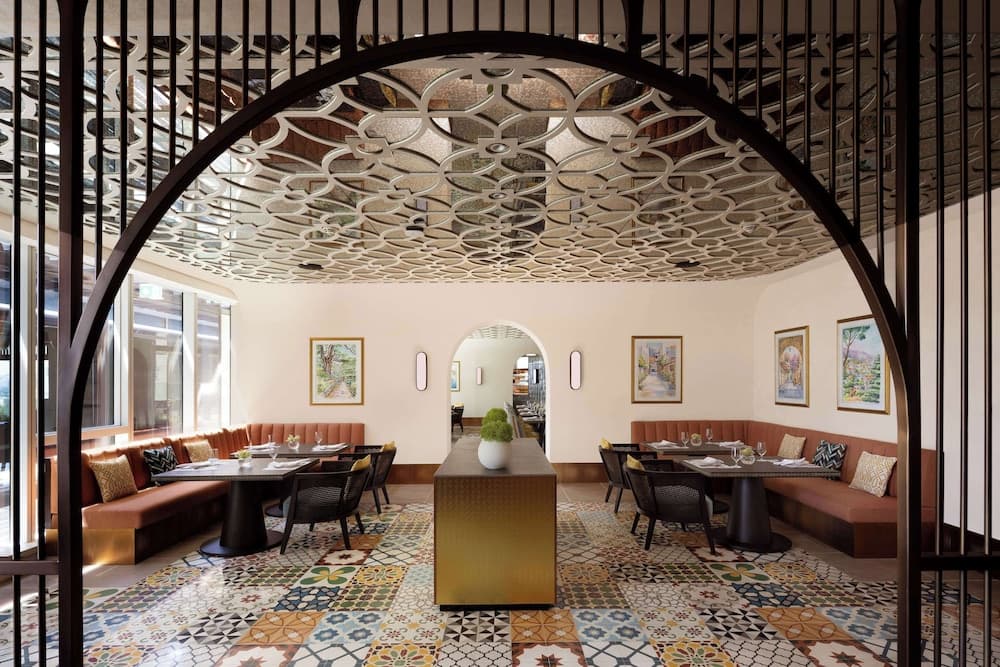 Avani+ Palm View Dubai Hotel & Suites — 14