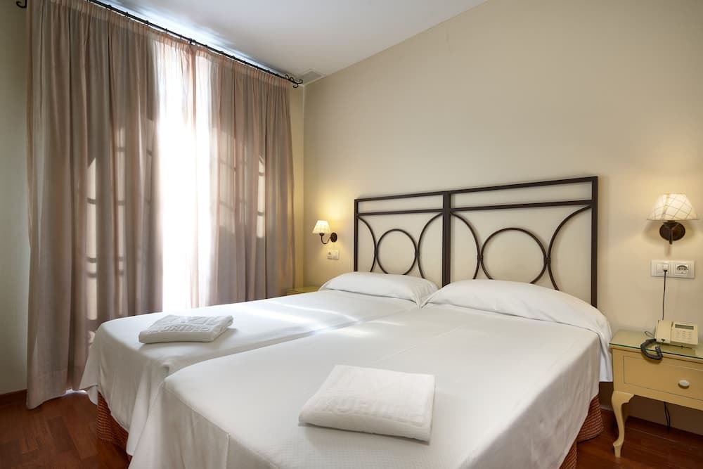 Hotel Murillo Reinoso — 24