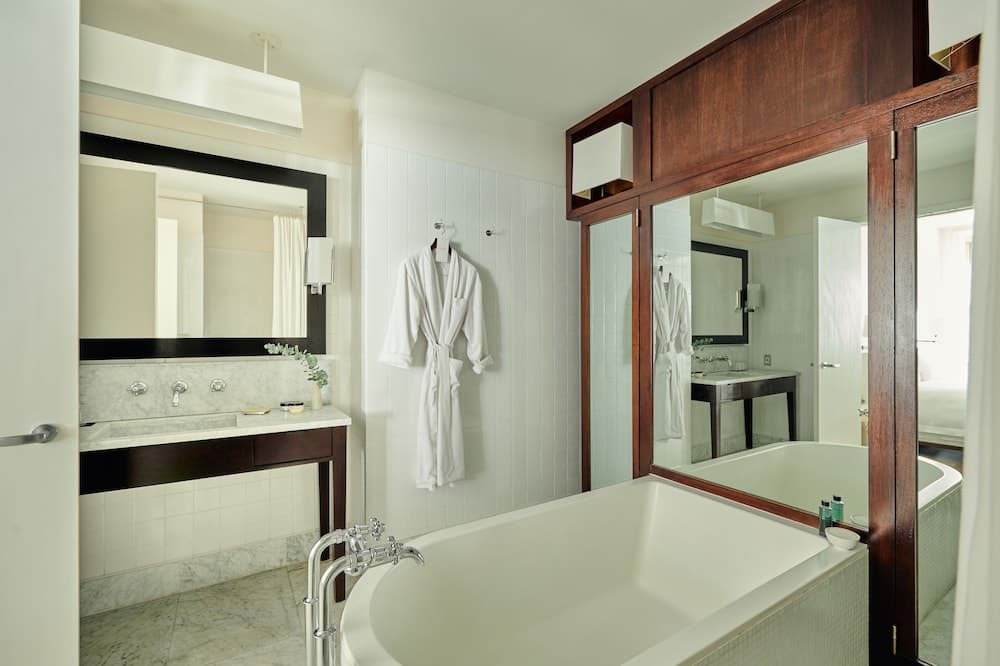 The Mercer — 24