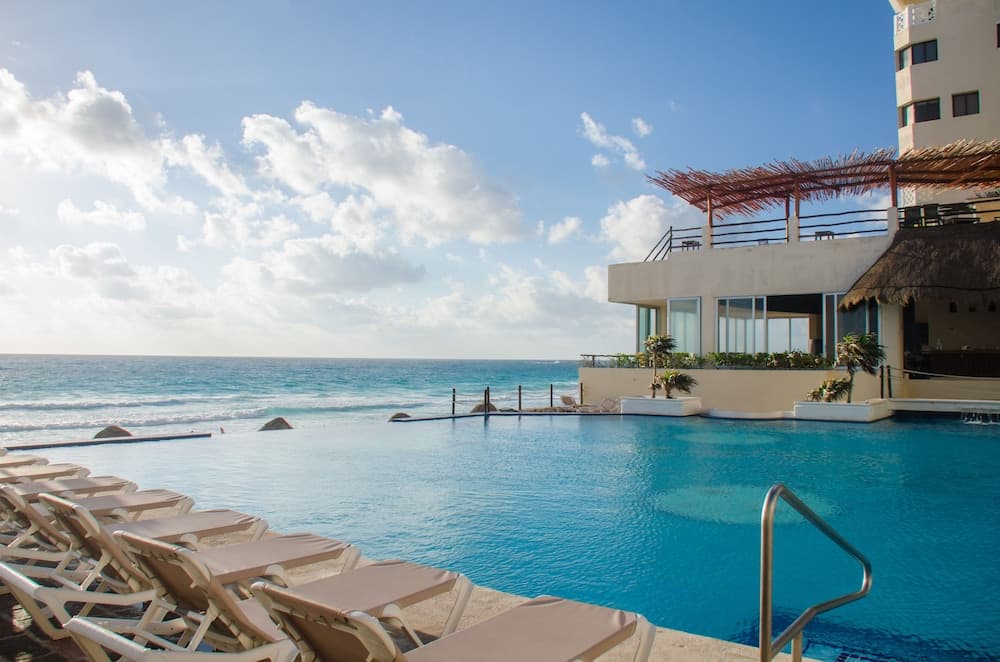 Bsea Cancun Plaza Hotel — 17