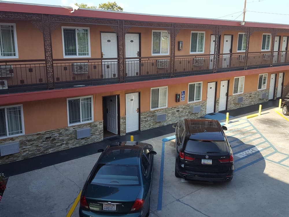 Travel Inn Motel — 1
