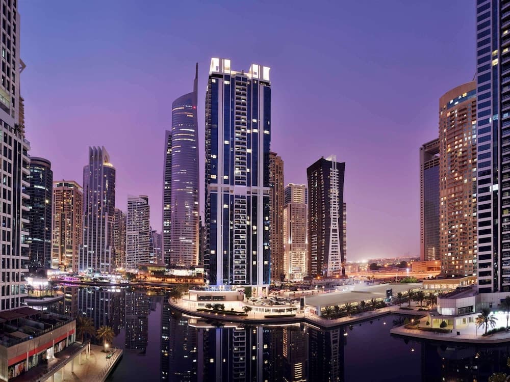 Mövenpick Hotel Jumeirah Lakes Towers — 17