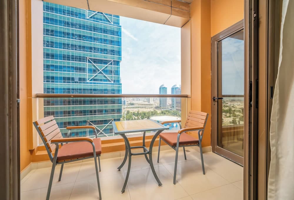 Mercure Dubai Barsha Heights Hotel Suites And Apartments — 15