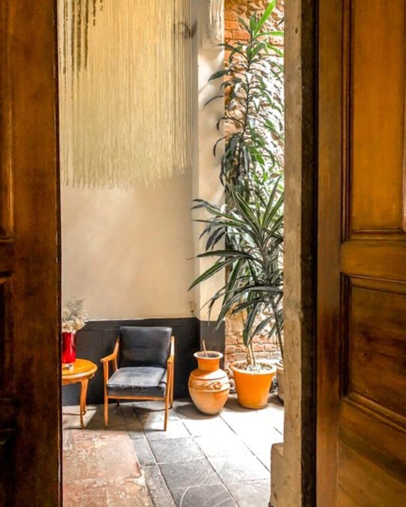 El Patio 77 — 8
