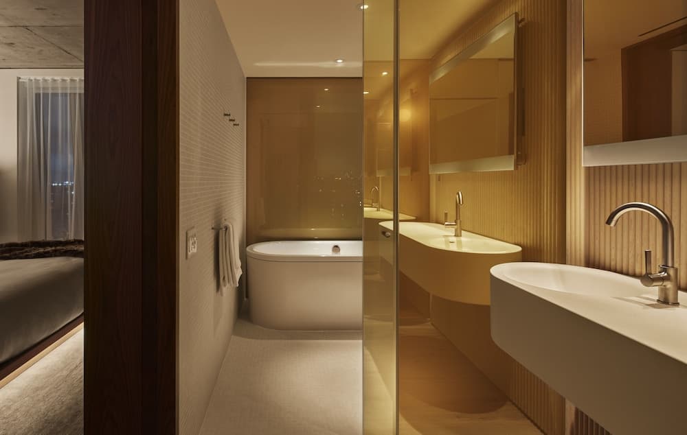 PUBLIC, an Ian Schrager hotel — 28