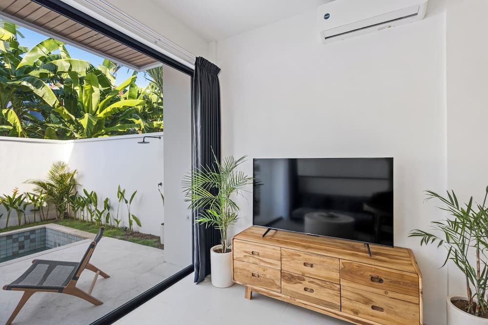 White Residence - Art & Boutique Suites hotel, no. 88 Jl. Intan Permai, Seminyak, Bali, 80361, Indonesia — photo 7