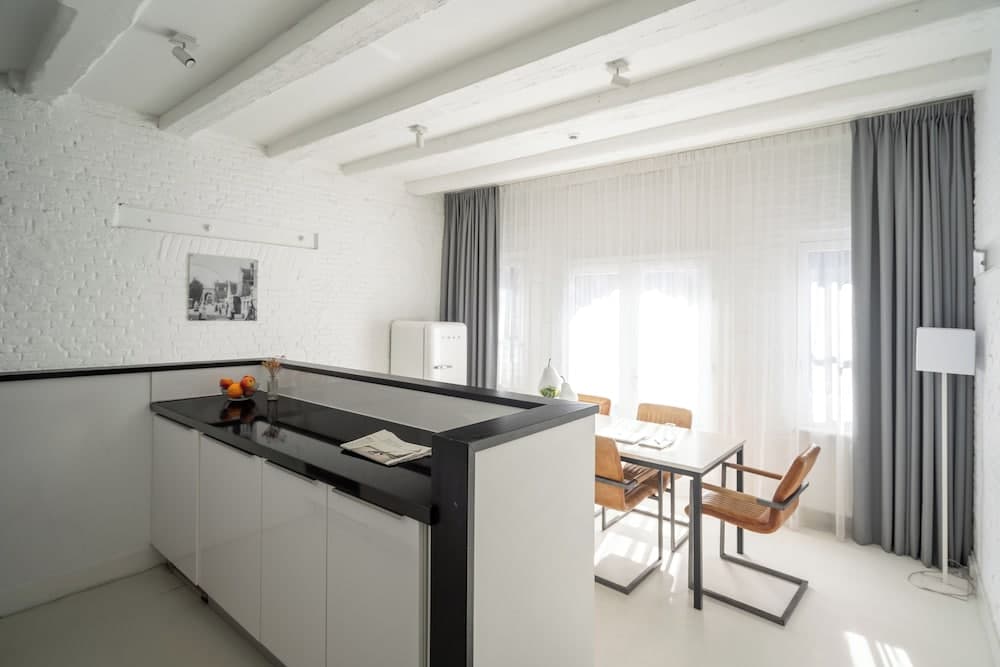 YAYS Amsterdam Salthouse Canal by Numa — 24