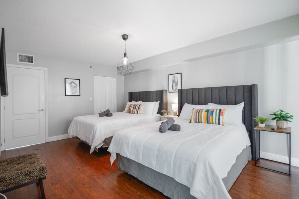 Stylish  Condo in Brickell Free Parking — 21