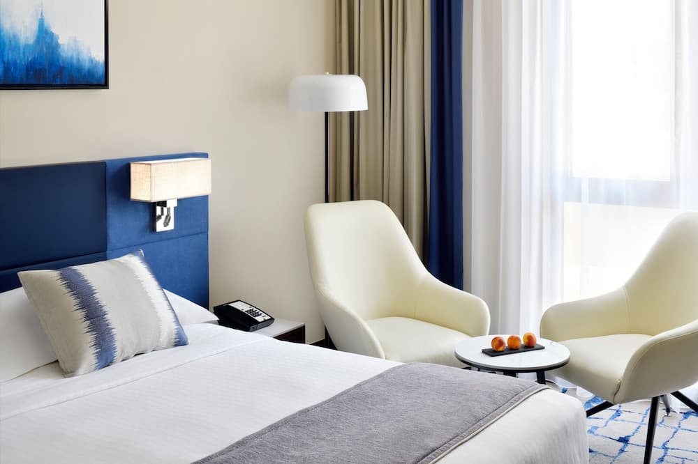 Mövenpick Hotel & Apartments Bur Dubai — 4
