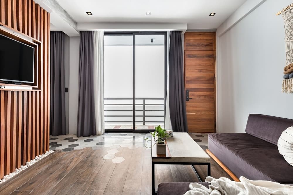 Leaf Boutique Condos — 1