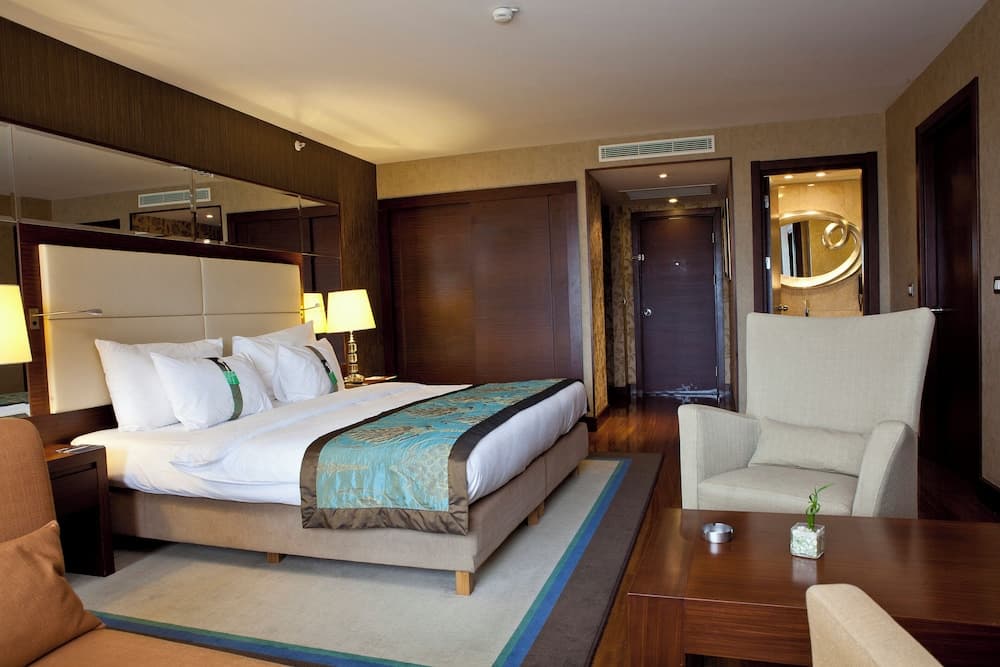 Holiday Inn Estambul Sisli by IHG — 14