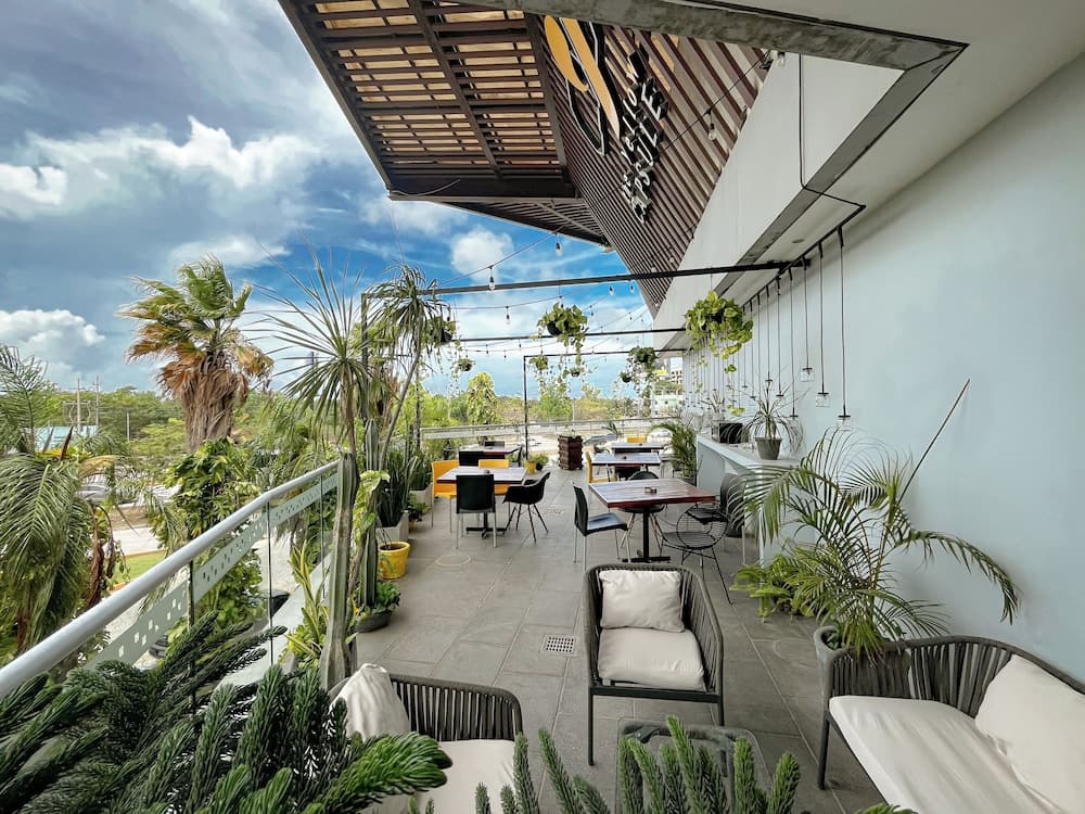 The Yellow Capsule Cancun Close to Airport — 24