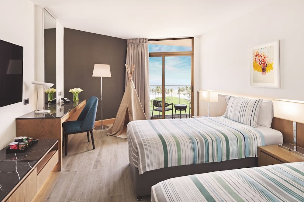 JA Beach Hotel, Dubai — 2
