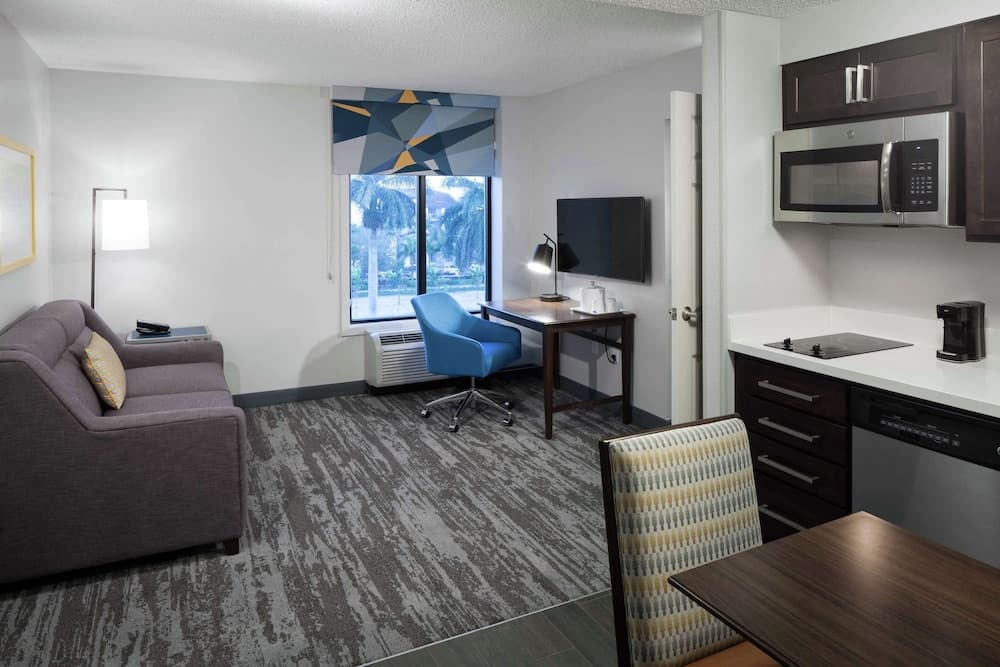 Hampton Inn & Suites by Hilton Miami-Doral/Centro Commerciale Dolphin — 1