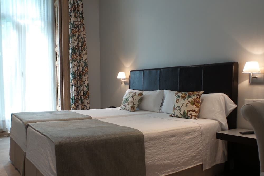 Hotel Moderno — 12