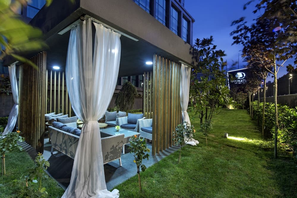 DoubleTree by Hilton Hotel Estambul - Piyalepasa — 10