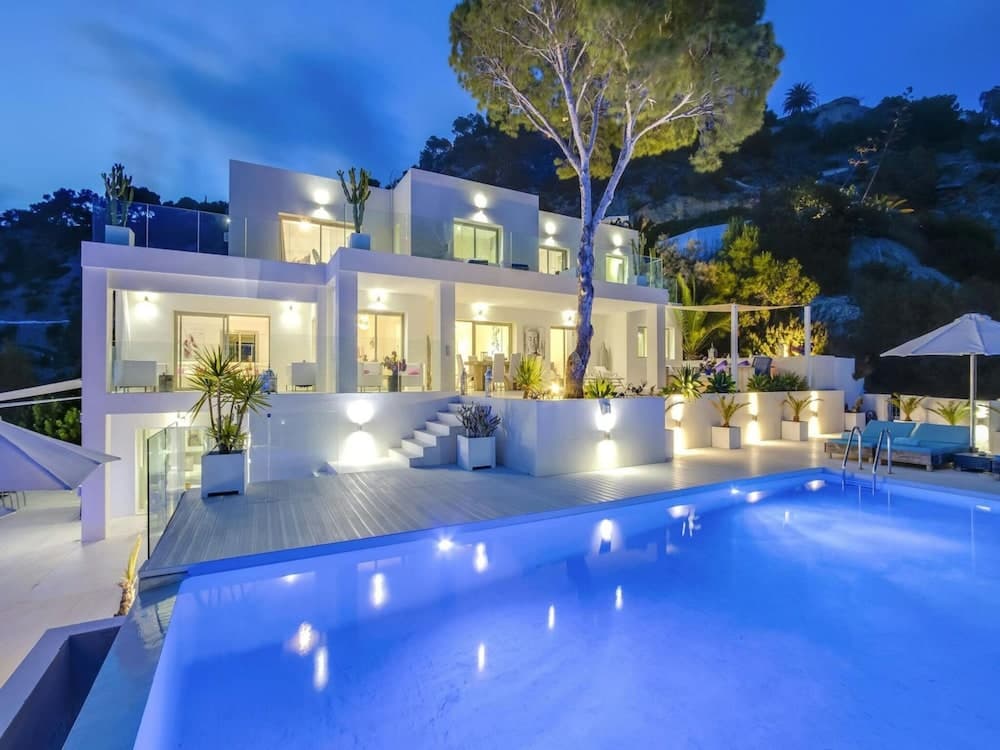 Bella Villa Con Attività Ricreative — 1