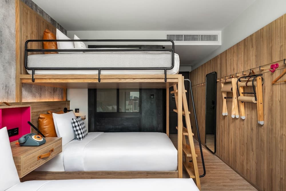 Moxy Bangkok Ratchaprasong — 12