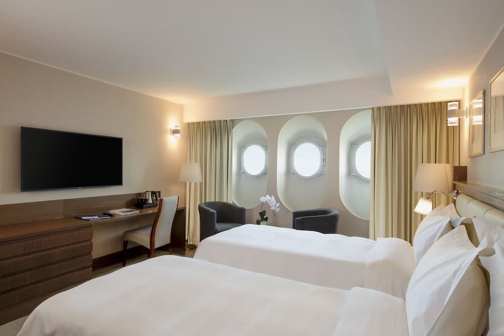 Hotel Queen Elizabeth 2 by Accor — 26
