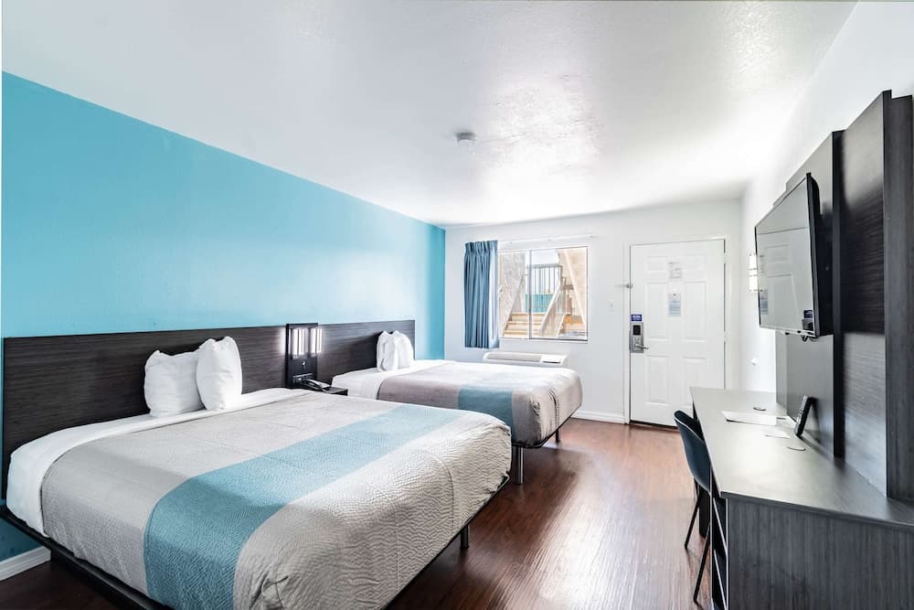 Motel 6 Tampa, Florida — 13