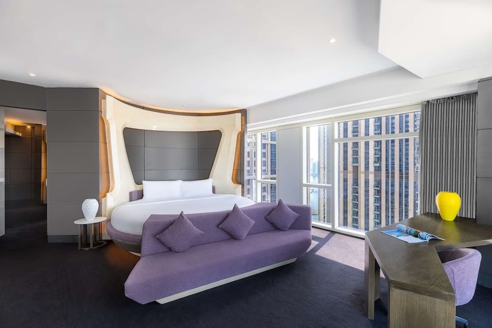 V Hotel Dubai, Curio Collection by Hilton — 12