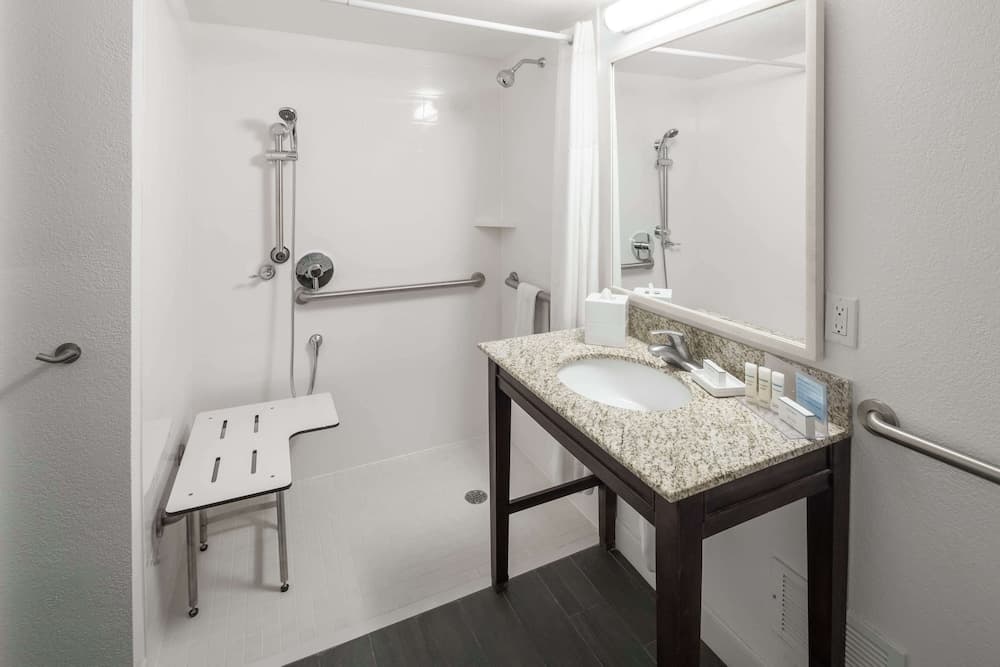 Hampton Inn & Suites by Hilton Miami-Doral/Centro Commerciale Dolphin — 29