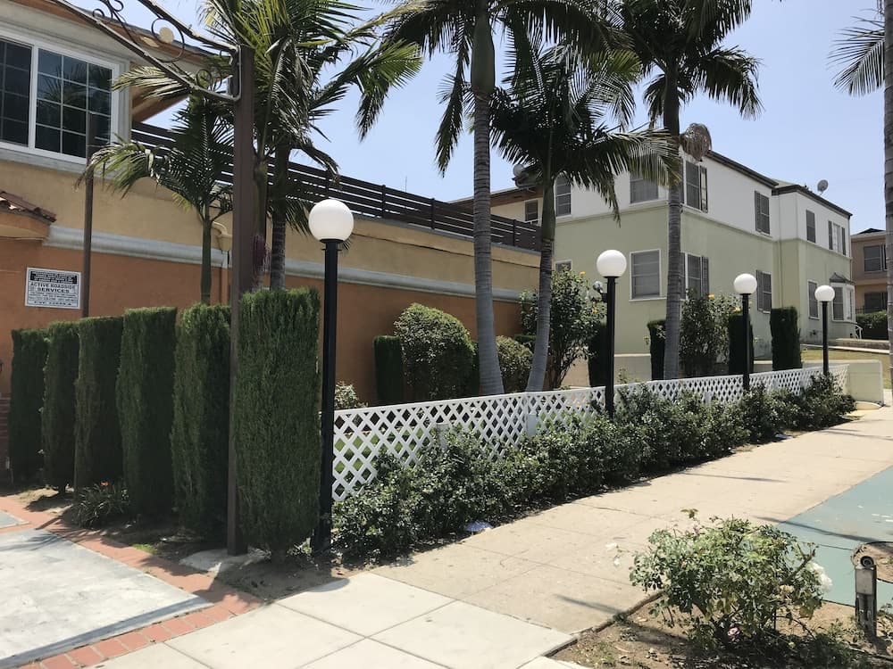 Starlight Inn La Brea — 11