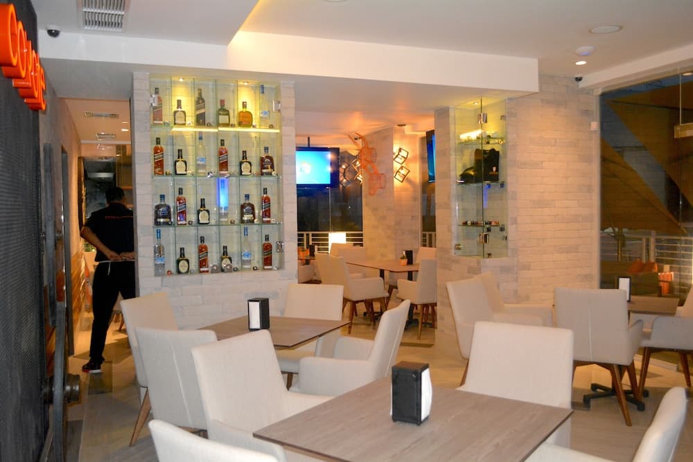 Ducassi Suites Rooftop Pool Beach Club & Spa — 22