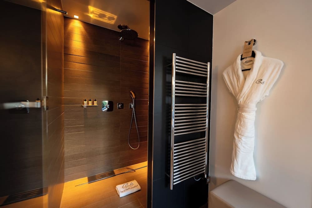 Le Cinq Codet — 3