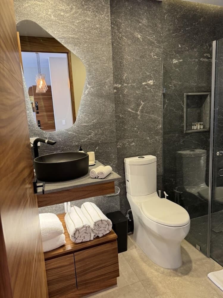 Alizee Tower — 10