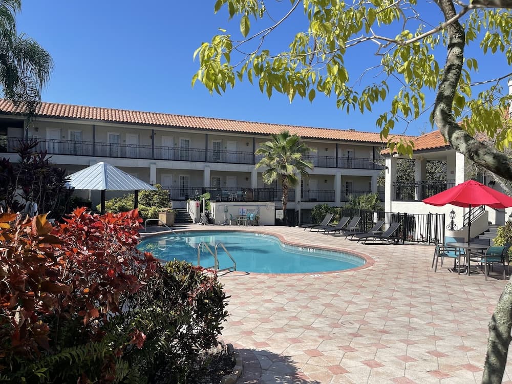 Red Roof Inn PLUS+ & Suites Tampa — 18