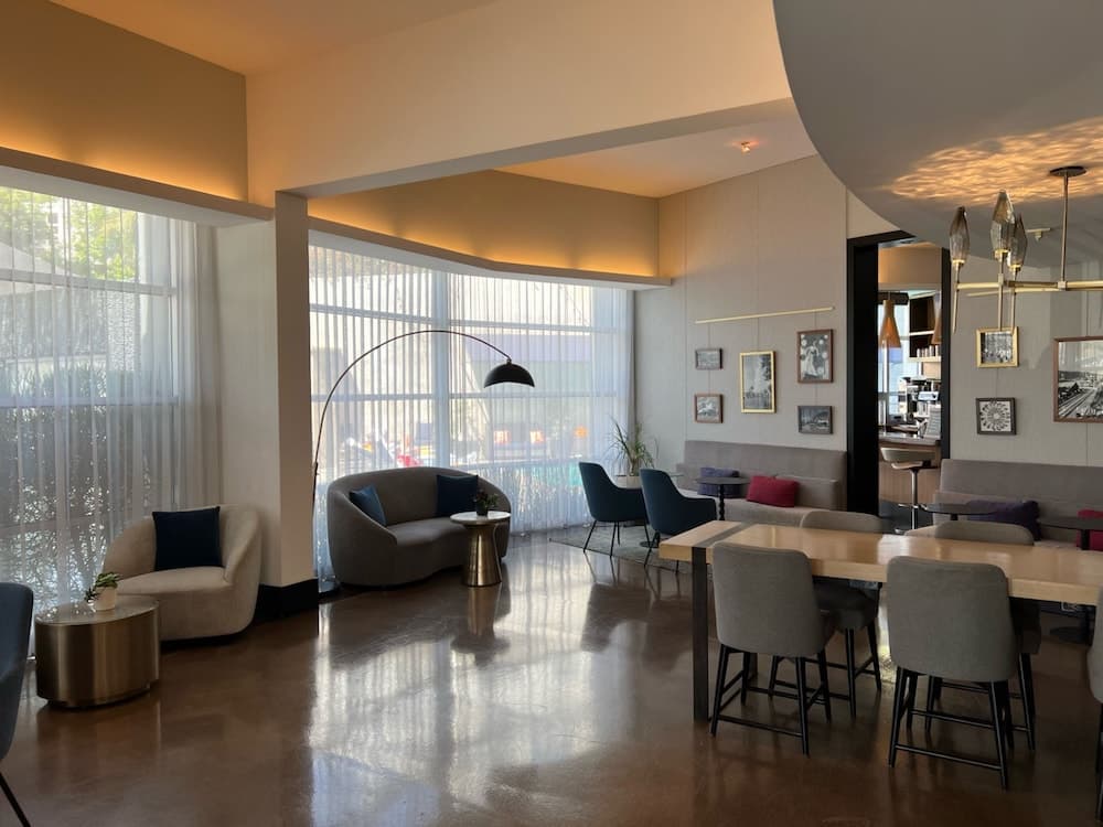 Hotel Angeleno — 11