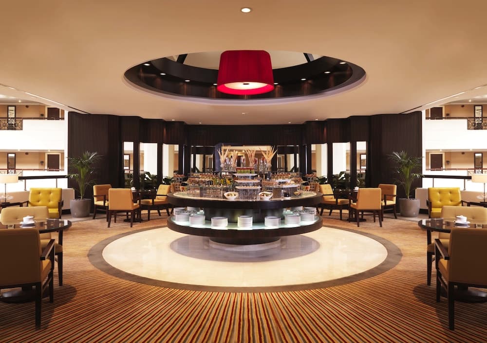 Mövenpick Grand Al Bustan Dubai — 27