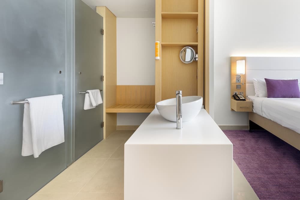 Premier Inn Dubai Ibn Battuta Mall — 13