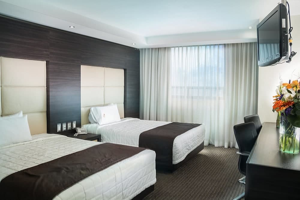 Hotel Astor — 1