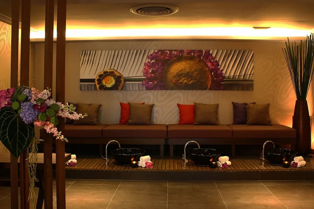 Mandarin Hotel Managed by Centre Point — 11