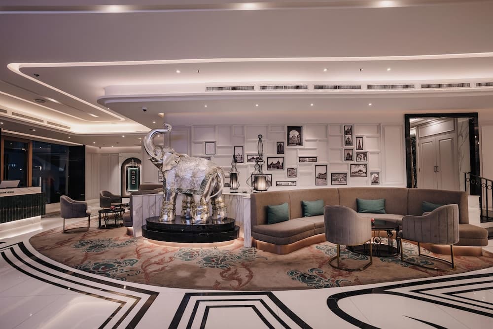 Aira Hotel Bangkok — 3