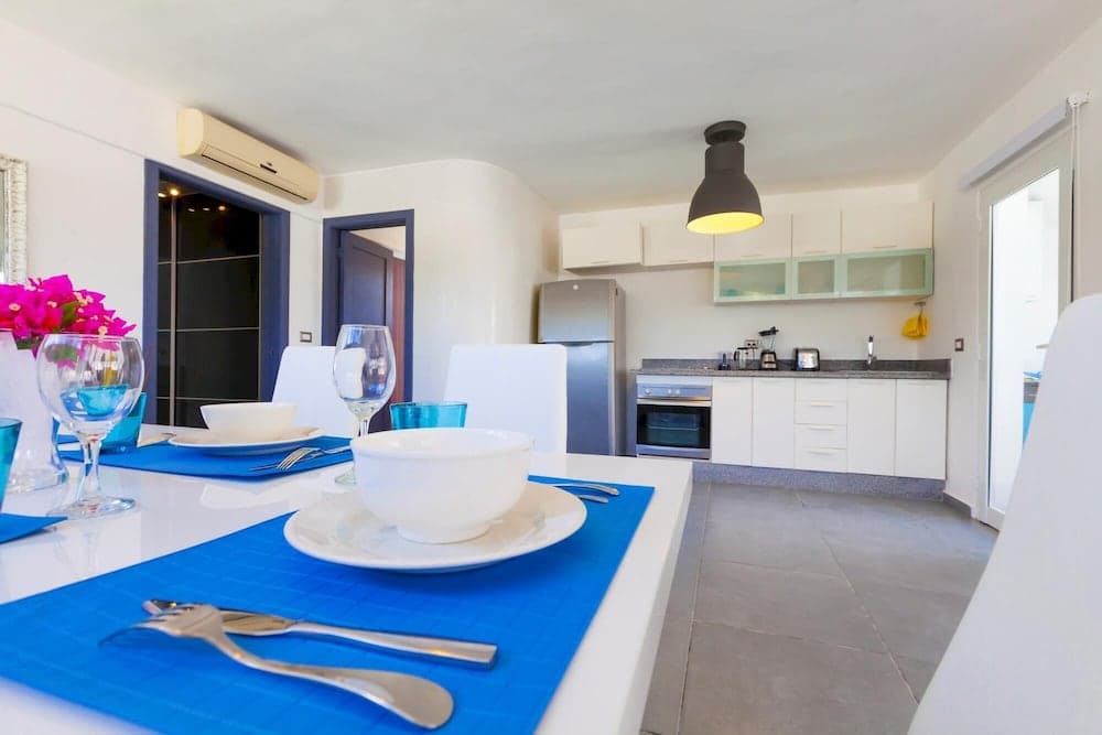 Punta Cana Beachfront Apartment With BBQ Private Terrace — 17