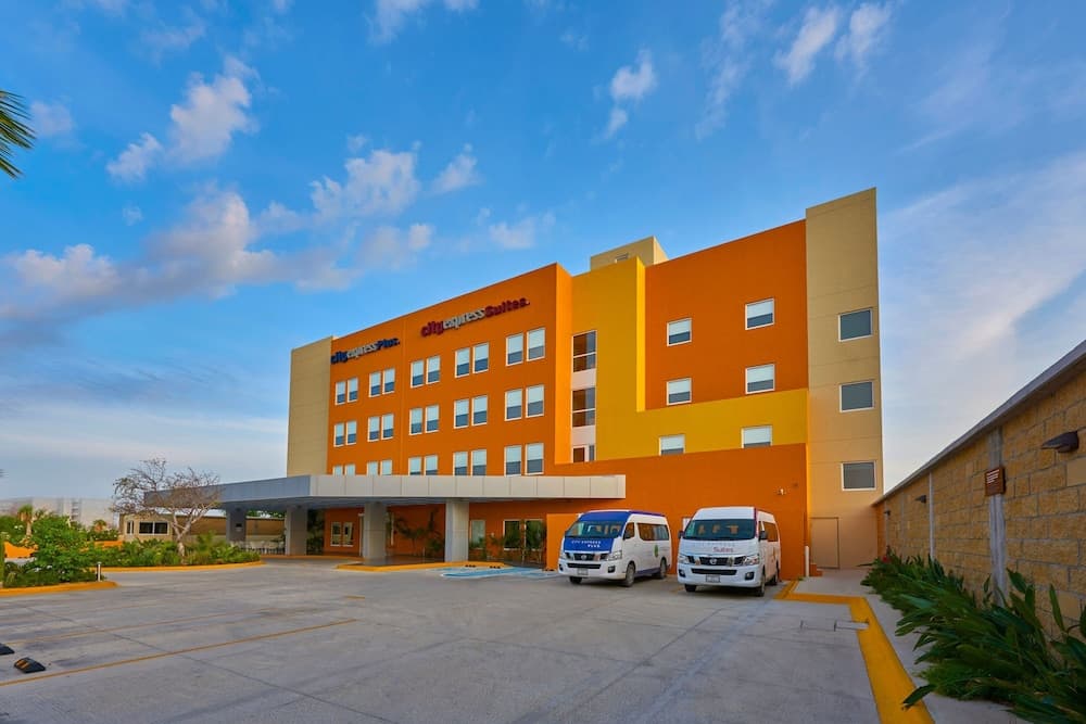 City Express Plus by Marriott Cabo San Lucas — 1