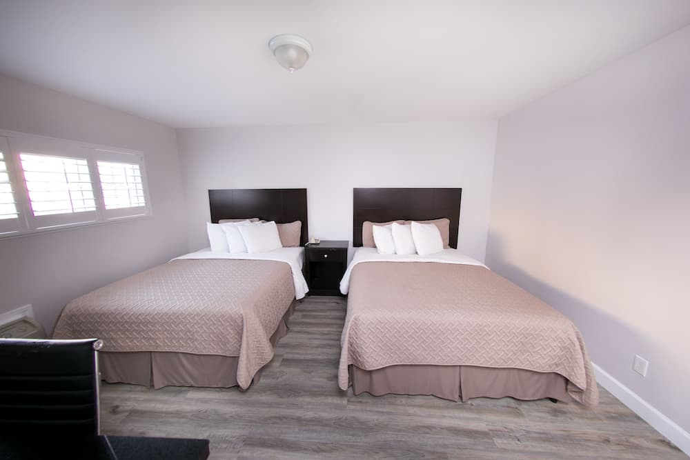Metropolitan Inn & Suites — 17